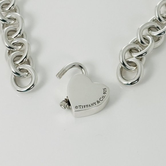 18" Return to Tiffany & Co Heart Padlock Lock Pendant Chain Necklace in Silver - Picture 6 of 7